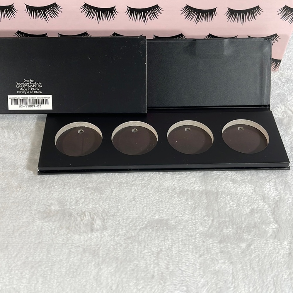 NEW QUAD COMPACT EYESHADOW HOLDER FOR YOUNIQUE SHADOWS
